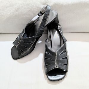 Naturalizer. Sandals. Black. Size 6.5 M (36 EUR)